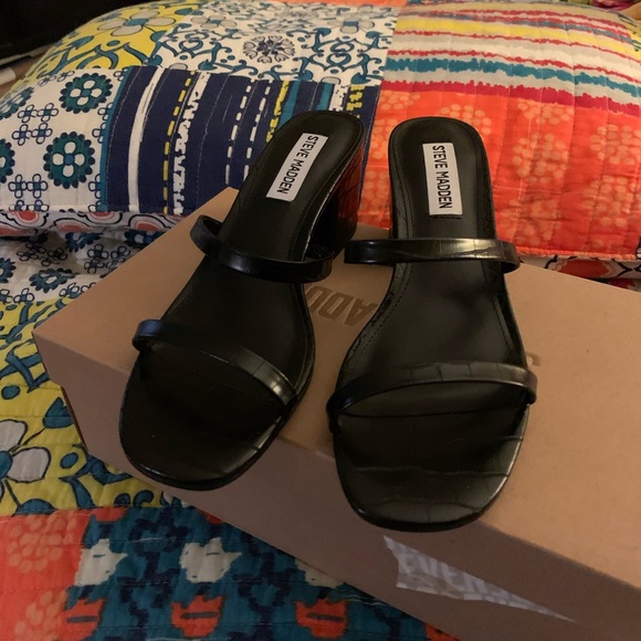 Steve Madden Shoes - BRAND NEW with box ISSY sandals Steve Madden